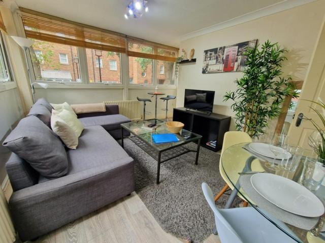 2 Bedrooms Flat In Great Location! 伦敦 外观 照片